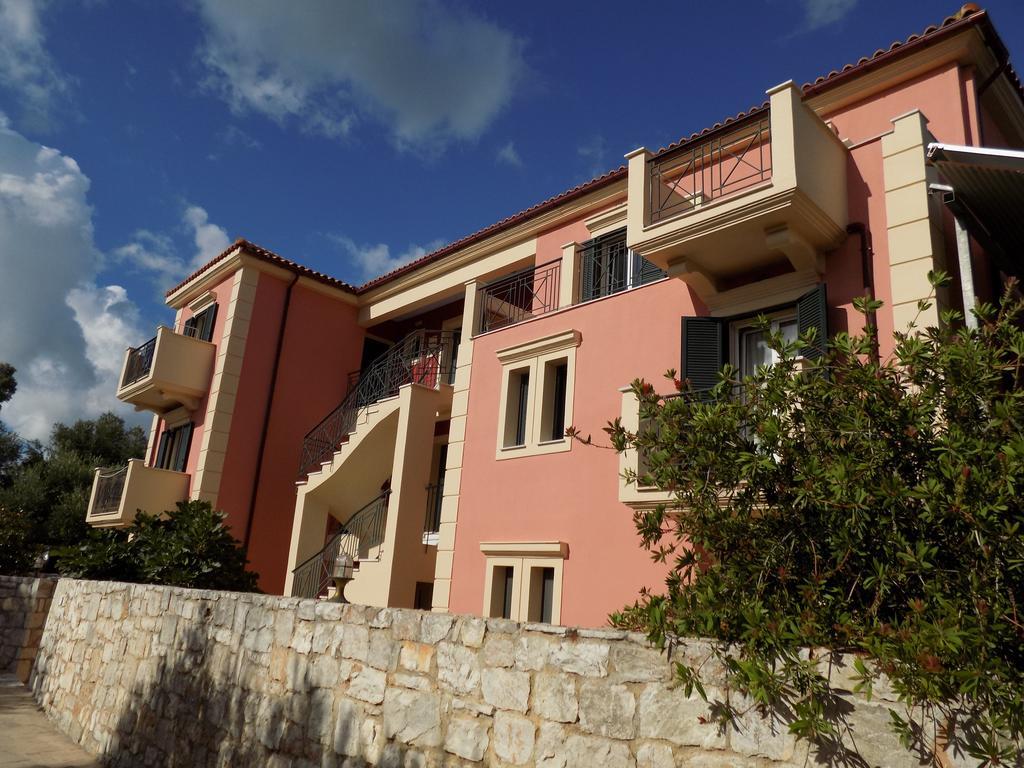 Kolona Apartments Lixouri Esterno foto