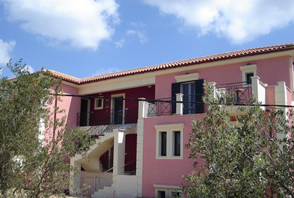 Kolona Apartments Lixouri Esterno foto