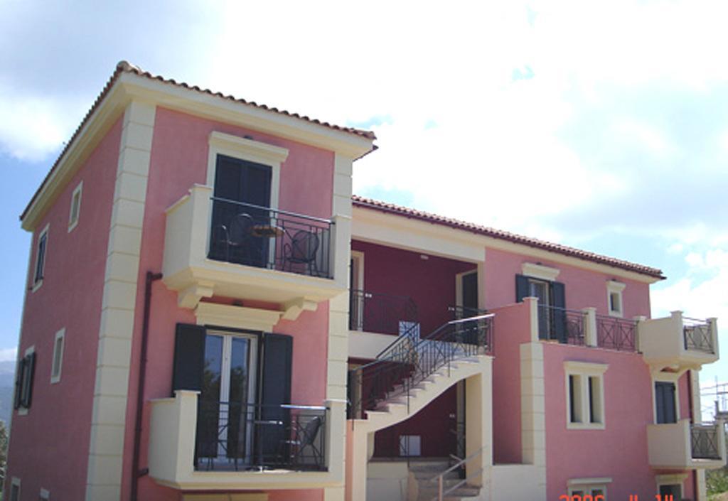 Kolona Apartments Lixouri Esterno foto